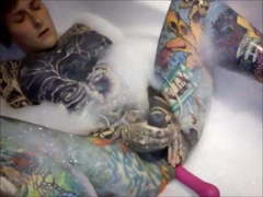 Hermaphrodite Tub Vibrator fun