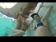 Perverse Ficksau unter Wasser gebumst!