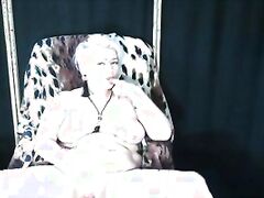 AimeeParadise: one day in the life of webcam model-2 ...))